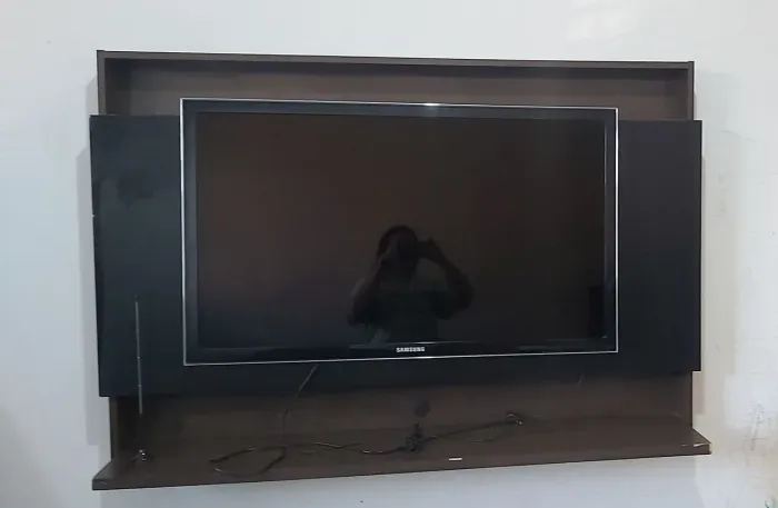 Painel para Tv  e a TV 40 polegadas 