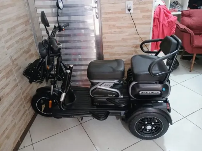 Triciclo elétrico Aiwa