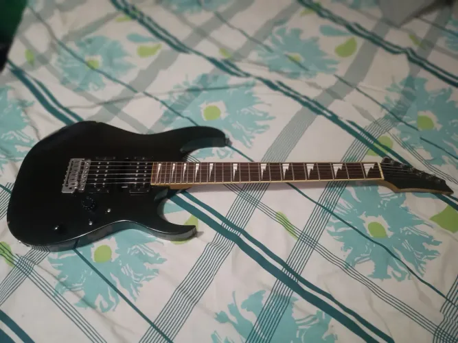 Guitarra Ibanez Gio RG modificada 