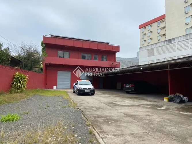 Prédio Comercial 369,94 m² com sala de atendimento e escritório e amplo pa´tio para automó