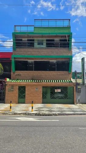 vendo casa na Romulo Maiorana em frente ao Bosque