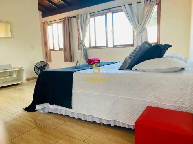 Casa para locação com 7 dormitórios sendo um uma suíte, no bairro Ribeirão da Ilha, Floria