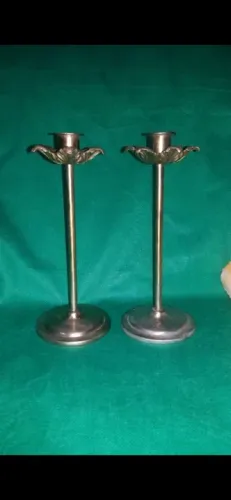 Castiçais de Mesa em Metal Prateado