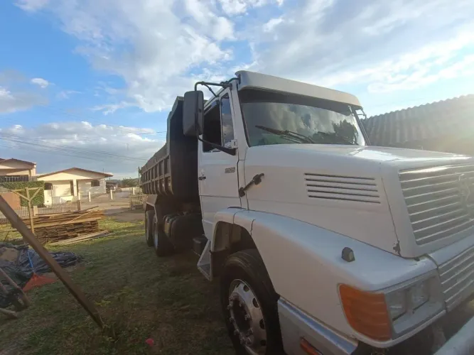 Vendo Caçamba traçado 6x4 caminhão revisado e trabalhando