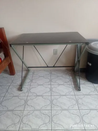 Mesa de vidro para comutador