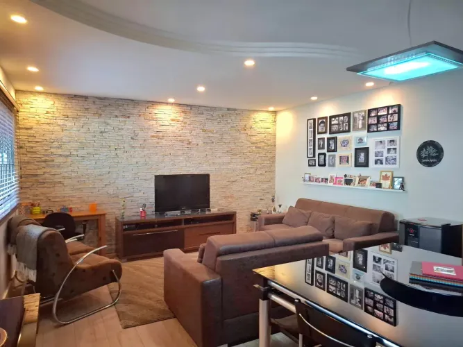 Casa à venda na Rua Cajuru, Vila Pires, Santo André - SP