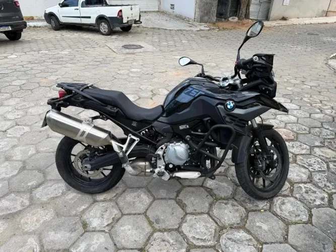 BMW F 750 GS Premium 2022, preta, 9.757 km, revisões em concessionária BMW.?