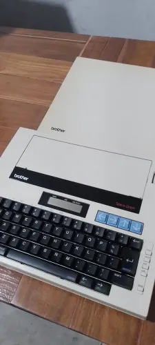 Maquina de escrever eletrônica brother ler a descrição