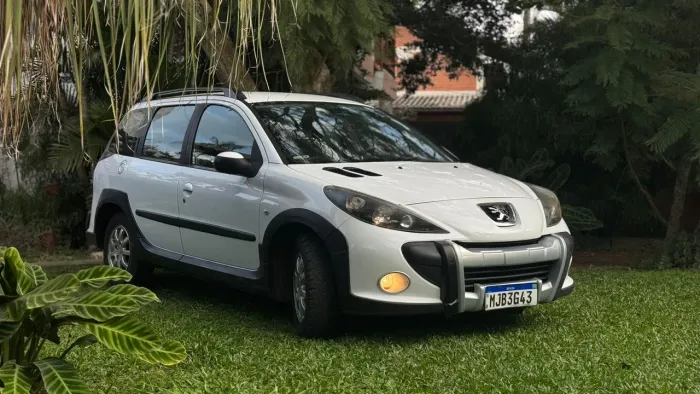 Peugeot 207 SW Escapade 1.6 16V Flex 5P 2011