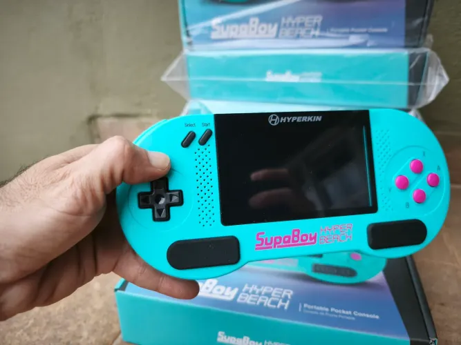 Supaboy portátil, aceita fitas nes ou famicon 