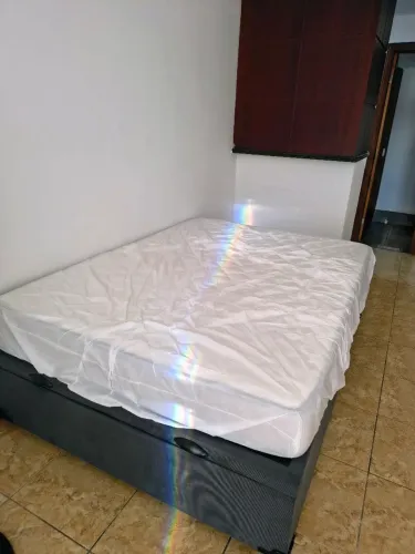Cama box com colchão Queen