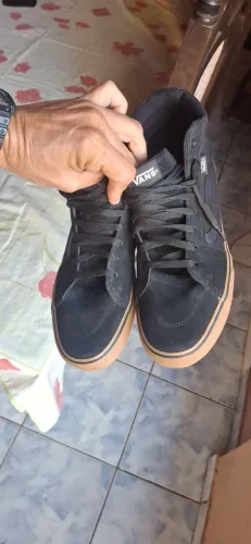 Tênis vans masculino numeração 41,só foi usado duas vezes