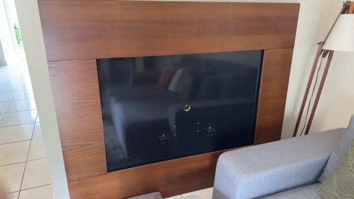 Rack + Painel de TV em Madeira Maciça