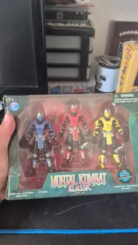 Action figure mortal kombat