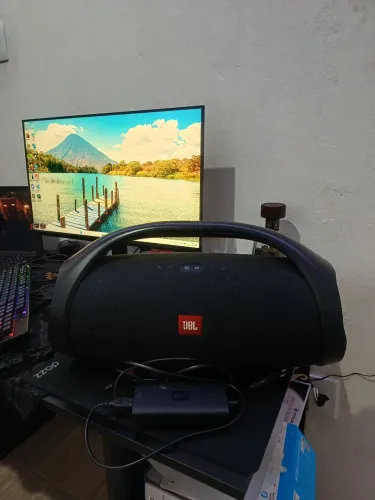 JBL BOMBOX 01