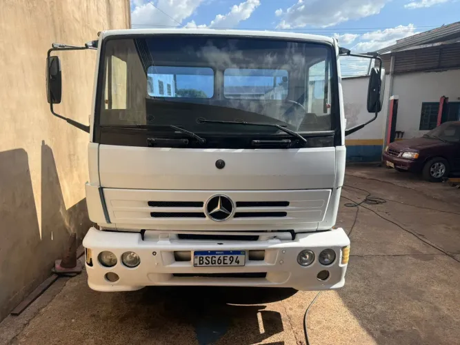 Caminhao Prancha Mercedes Benz L-1214 7 Meteos ano 1997
