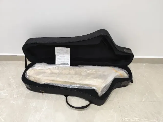 Sax Baritono Tokai TSB-200L Mib c/ La grave - Laqueado - NOVO