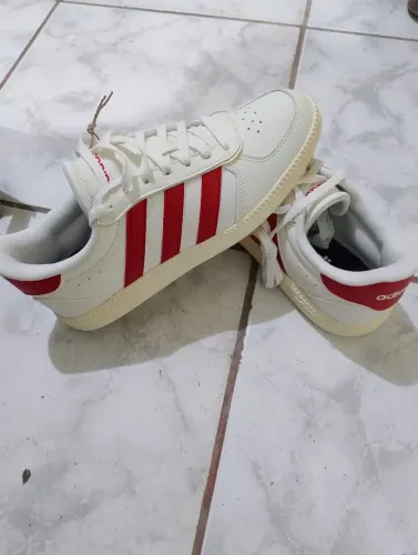 Tênis Adidas