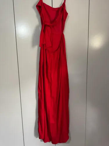 Vestido vermelho Longo e elegante