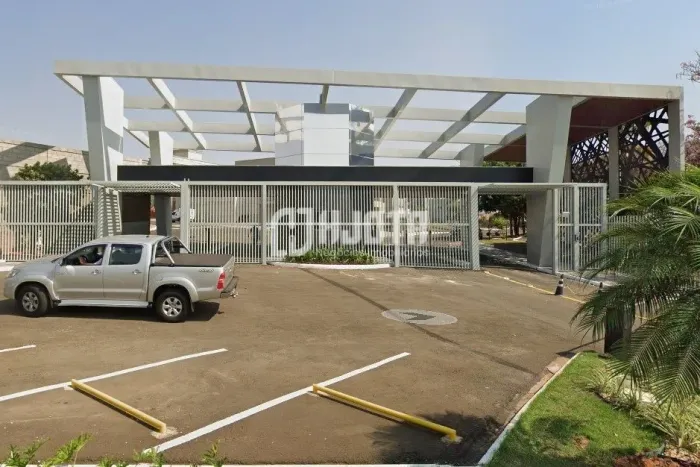 Terreno em condomínio D Itália com 390 m² em Bady