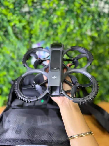 Drone DJI Avata 2 Fly More Combo com 3 Baterias + 1 Kit com 2 baterias  Total 5 baterias 