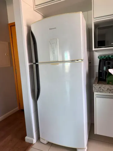Geladeira Panasonic Frost Free - Semi-nova