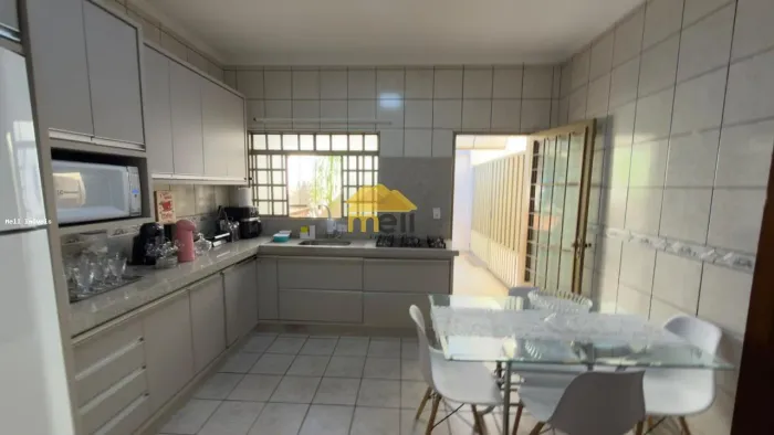 Casa para Venda em Presidente Prudente, Jardim Everest, 3 dormitórios, 1 suíte, 3 banheiro