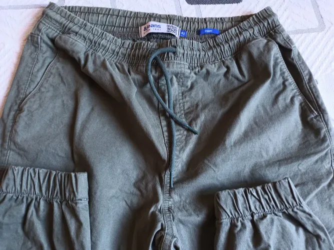 Calça jogger, seminova, verde, número 42