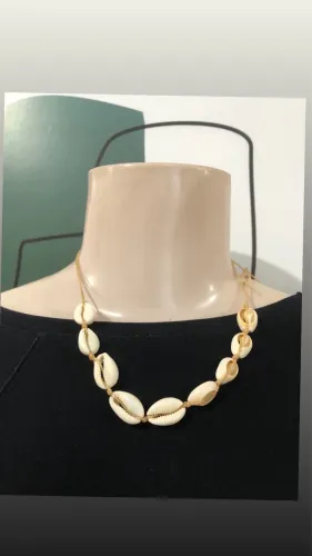 Colar com conchas do mar