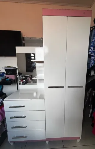 ? Guarda-roupa com espelho + cômoda ? R$ 500