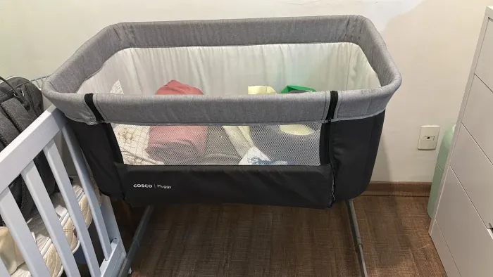 Berço Portátil Cosco Kids Cobed Pluggy - 7 Níveis de Altura com Rodinhas 0 a 9kg