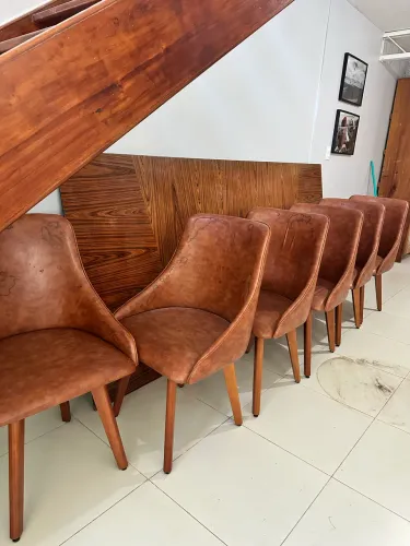 Kit Sala de Jantar Completo - Mesa + Cadeiras em Ótimo estado