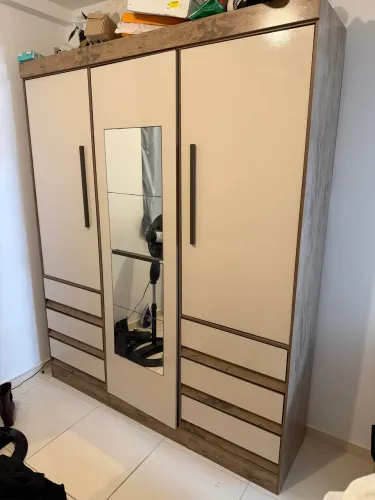 Guarda-roupa Casal Araplac Miami 3 Portas 6 Gavetas com Espelho