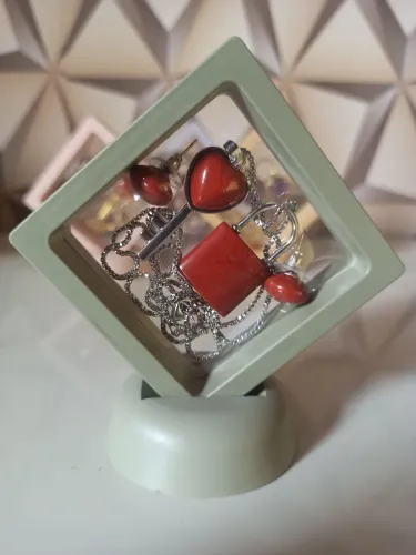 Brinco Cadeado e Chave com Jaspe Vermelho | Pedra Natural e Proteção