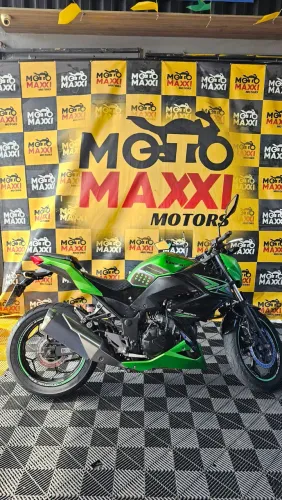 MOTO KAWASAKI Z300