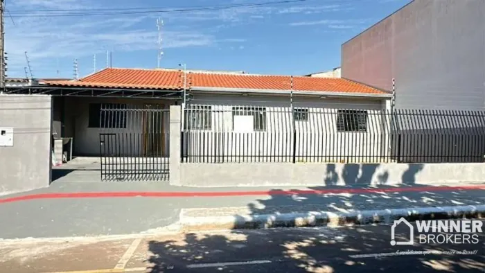Casa com 2 dormitórios à venda, 92 m² por R$ 300.000,00 - Jardim Panorama - Sarandi/PR