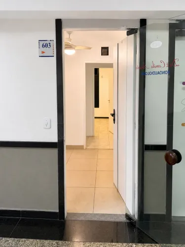 Sala Comercial com 2 Ambientes e Banheiro - Alcântara Trade Center