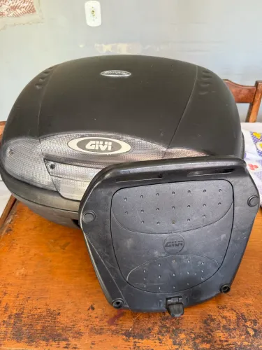 Baú universal da GIVI