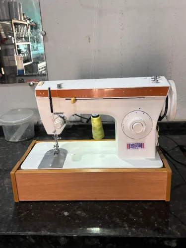 Máquina doméstica Singer 247