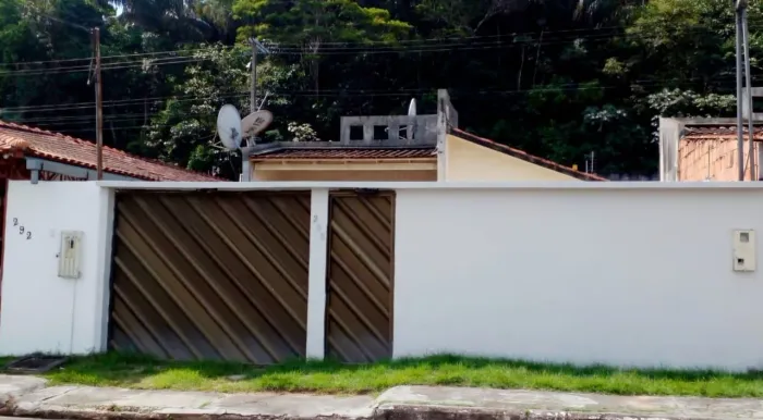 BAIXOU!!! CASA COM PISCINA NO CONDOMÍNIO VILLA DOS PÁSSAROS-COM 3 QUARTOS, 1 SUÍTE, 1 VAGA