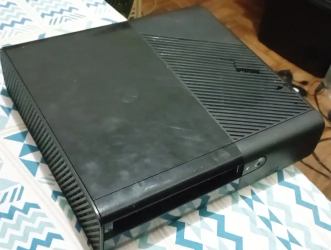 **Baixei** Xbox 360 super slim (para peças) no estado, falta wifi, hd e placa power
