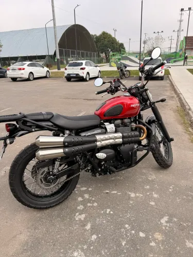 Triumph 900cc scrambler tiger