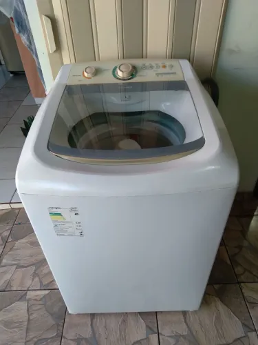 Vendo máquina de lavar cônsul 10kilos funcionando bem precinho 475