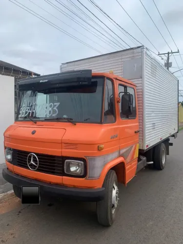 CAMINHÃO MERCEDES CARGA FURGÃO. <br>