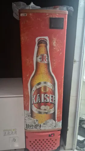 Freezer vertical para long necks