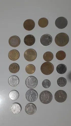 Moedas antigas lote 25 unidades.