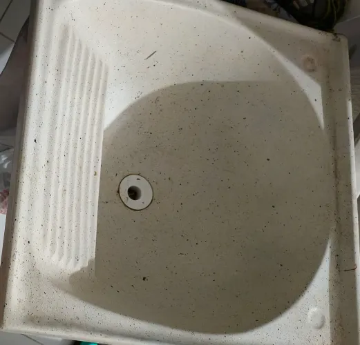 Tanque de lavar roupa de uma cuba