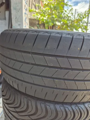 Pneu avulso 225 45 aro 17 Bridgestone 80%