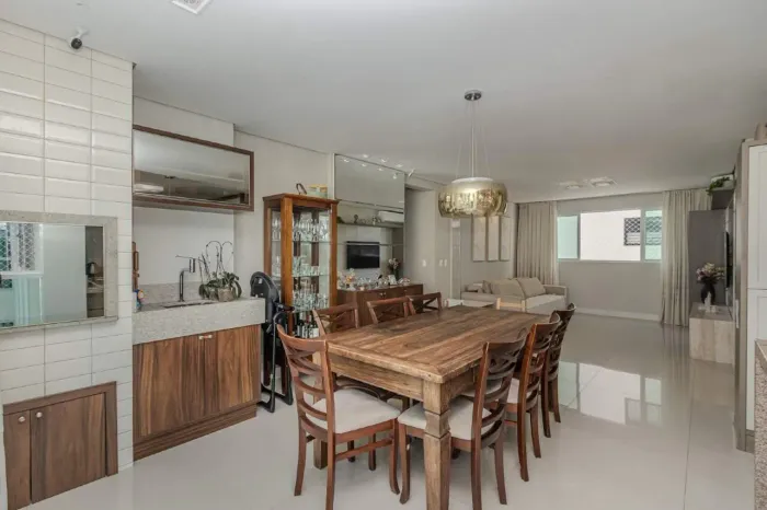 Apartamento à venda no Pioneiros em Balneário Camboriú.