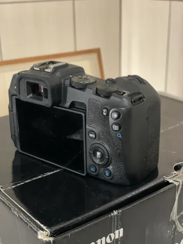 Câmera Canon Eos Mirrorless RP Corpo na Caixa